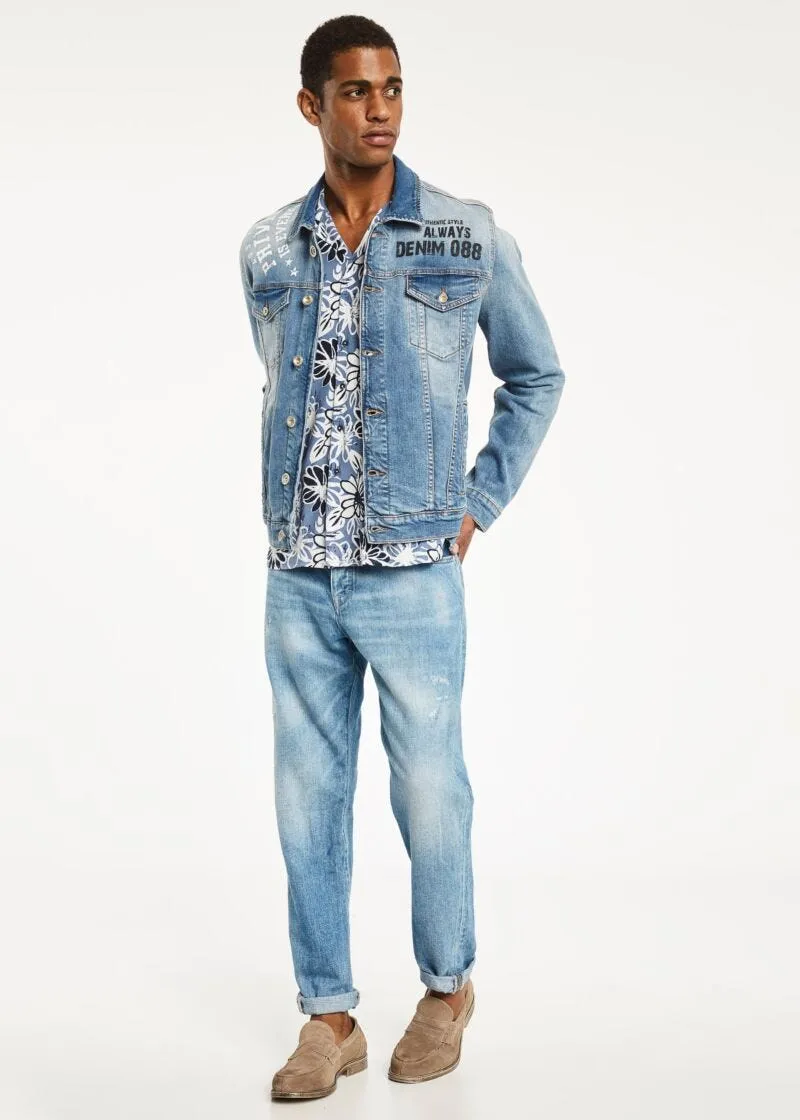 Trucker jacket in denim